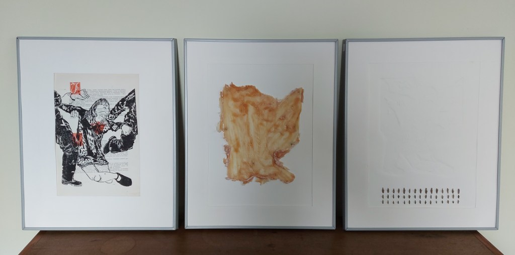 art kunst linodesign linoprint op gerecycleerde pagina van oud boek, latexafprint van linocut en blinddruk gecombineerd met doorns. Evelien Verschroeven